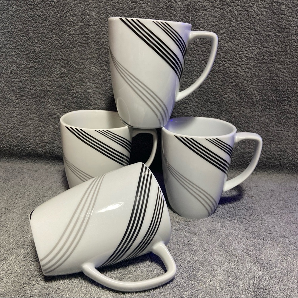 4 Corelle coordinates Urban Arc square porcelain white mugs 10 oz